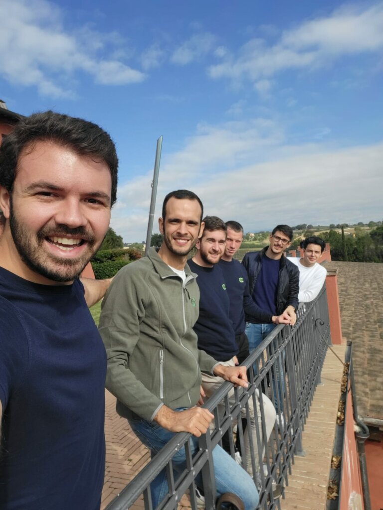 Heute besuchen unsere Techniker die Versuchsfelder in Spello del